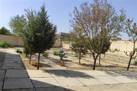 محوطه کتابخانه